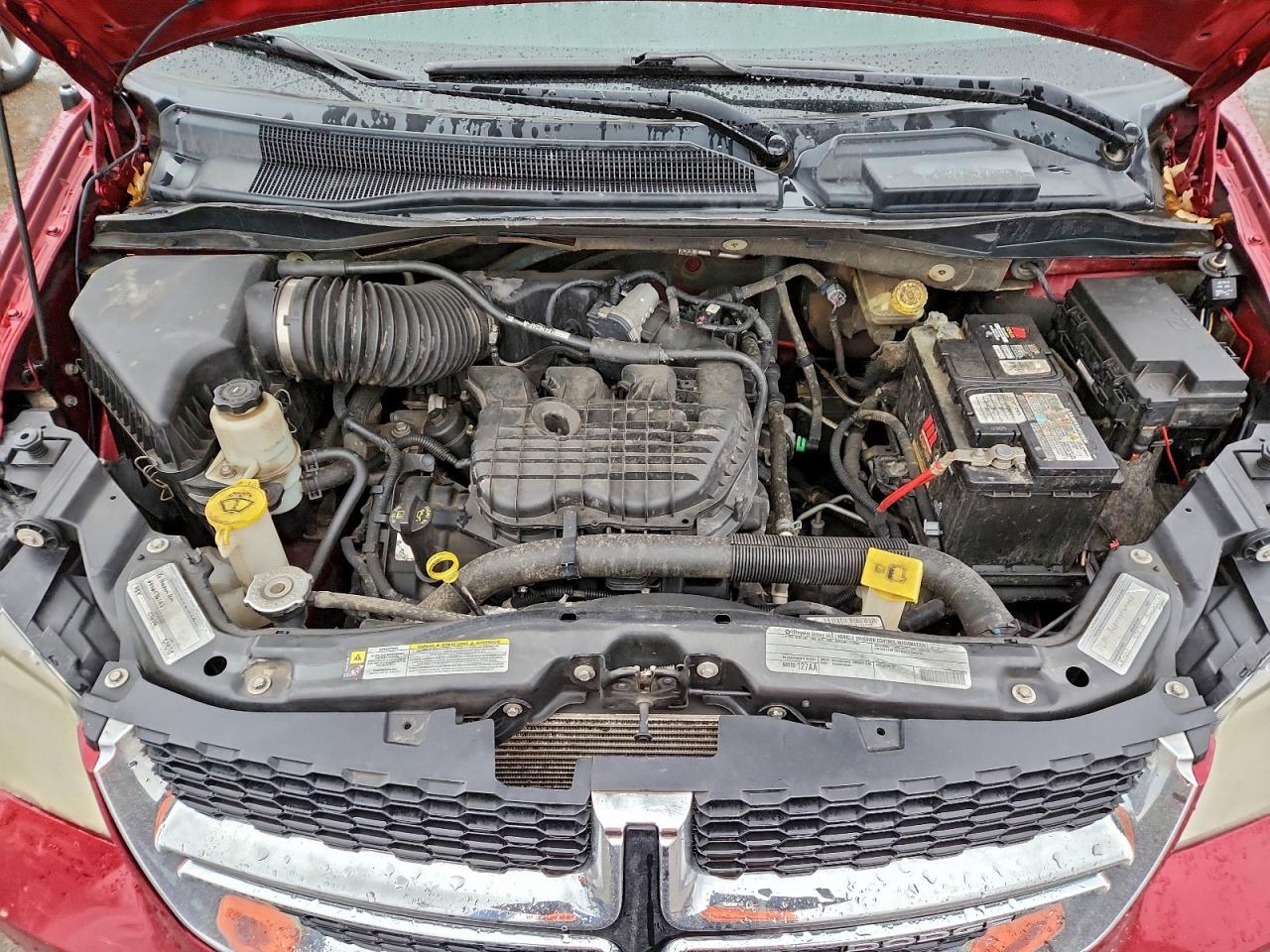 2011 DODGE GRAND CARAVAN CREW photo 12
