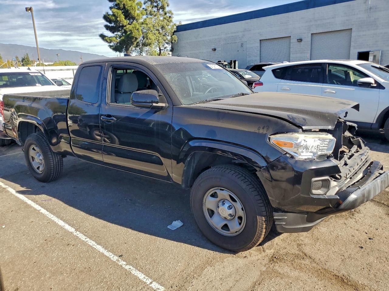 2017 TOYOTA TACOMA ACCESS CAB photo 4