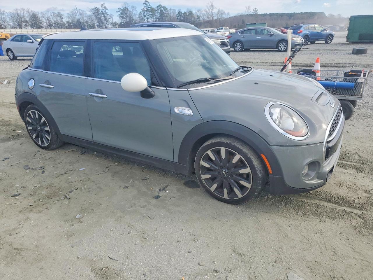 2017 MINI COOPER S photo 4