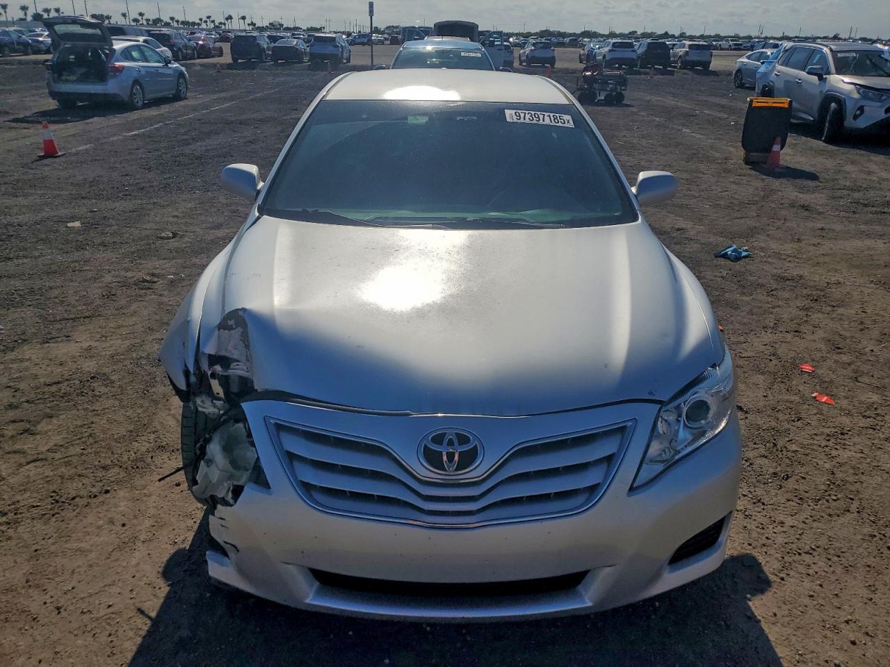 2011 TOYOTA CAMRY photo 5