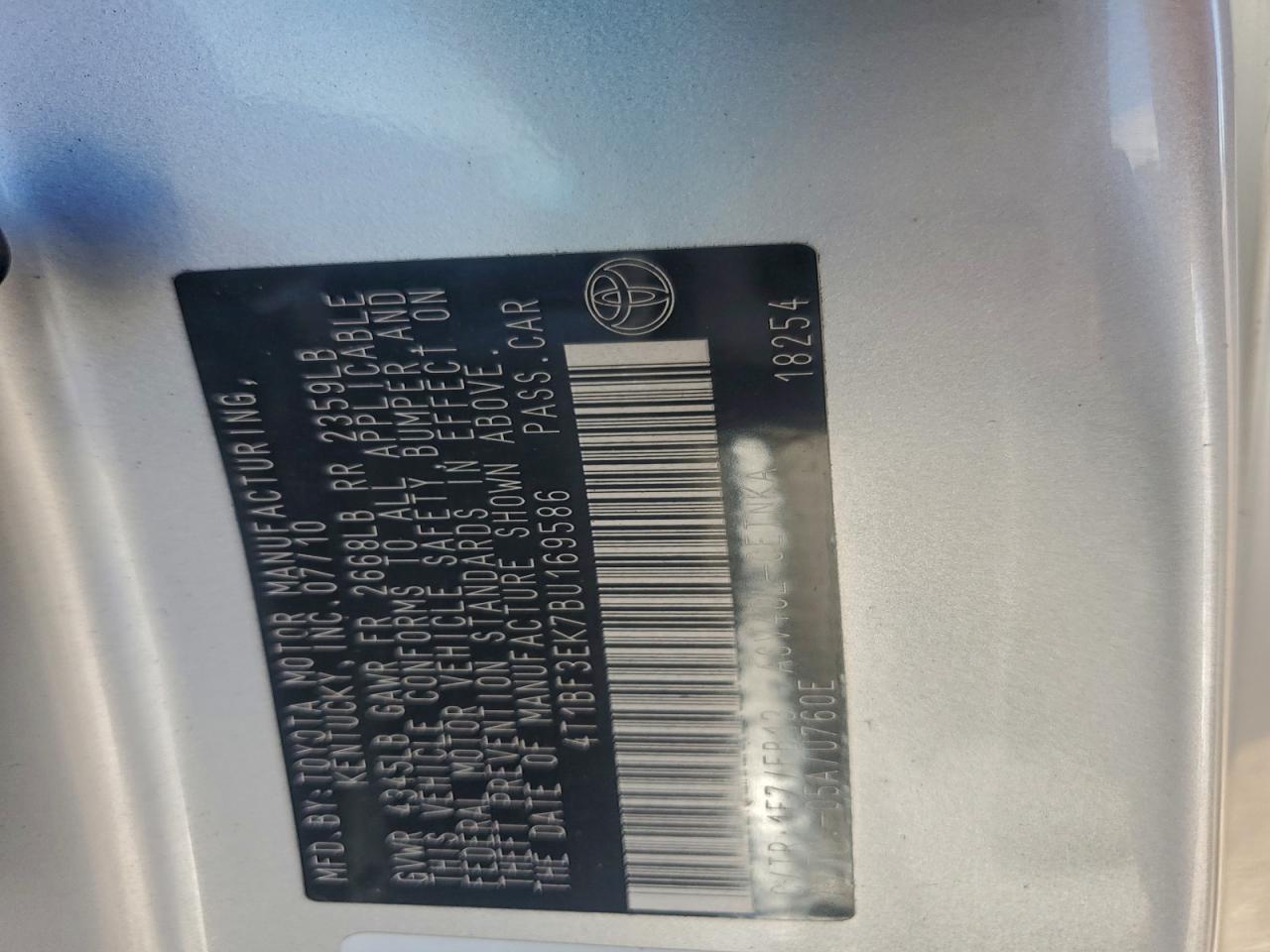 2011 TOYOTA CAMRY photo 13