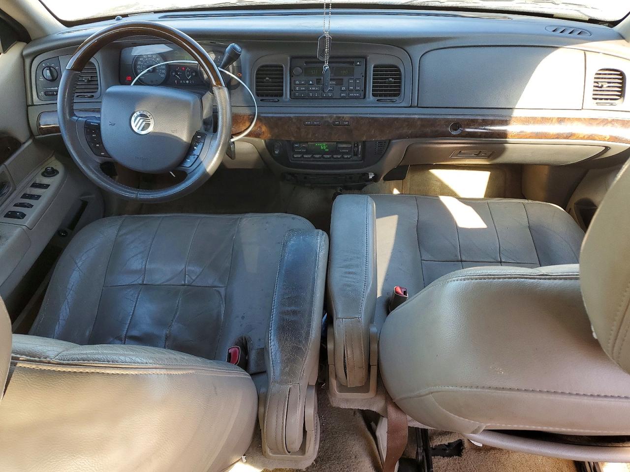 2010 MERCURY GRAND MARQUIS LS photo 8