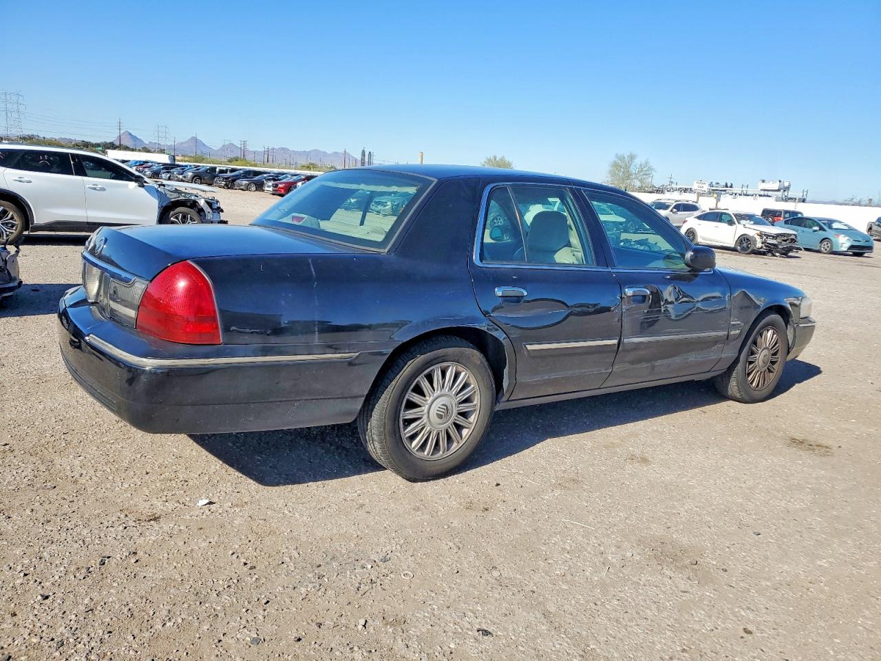 2010 MERCURY GRAND MARQUIS LS photo 3