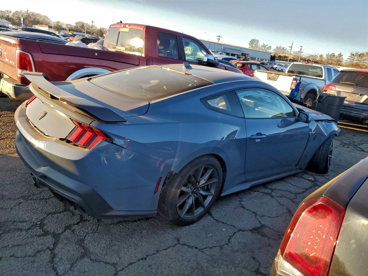 2024 FORD MUSTANG DARK HORSE photo 3