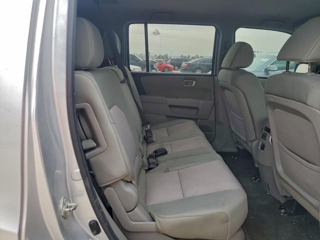 2012 HONDA PILOT EX photo 11