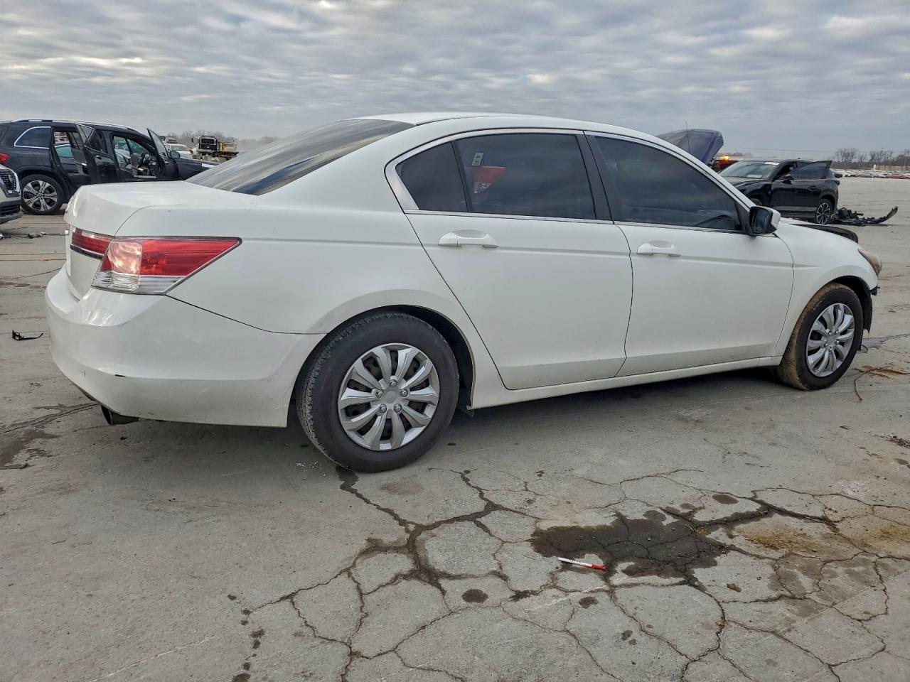 2012 HONDA ACCORD LX photo 3