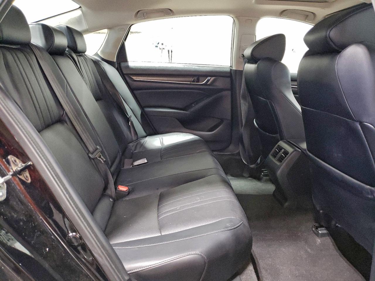 2018 HONDA ACCORD TOURING photo 10