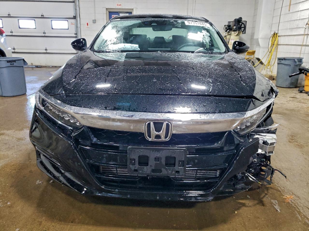 2018 HONDA ACCORD TOURING photo 5