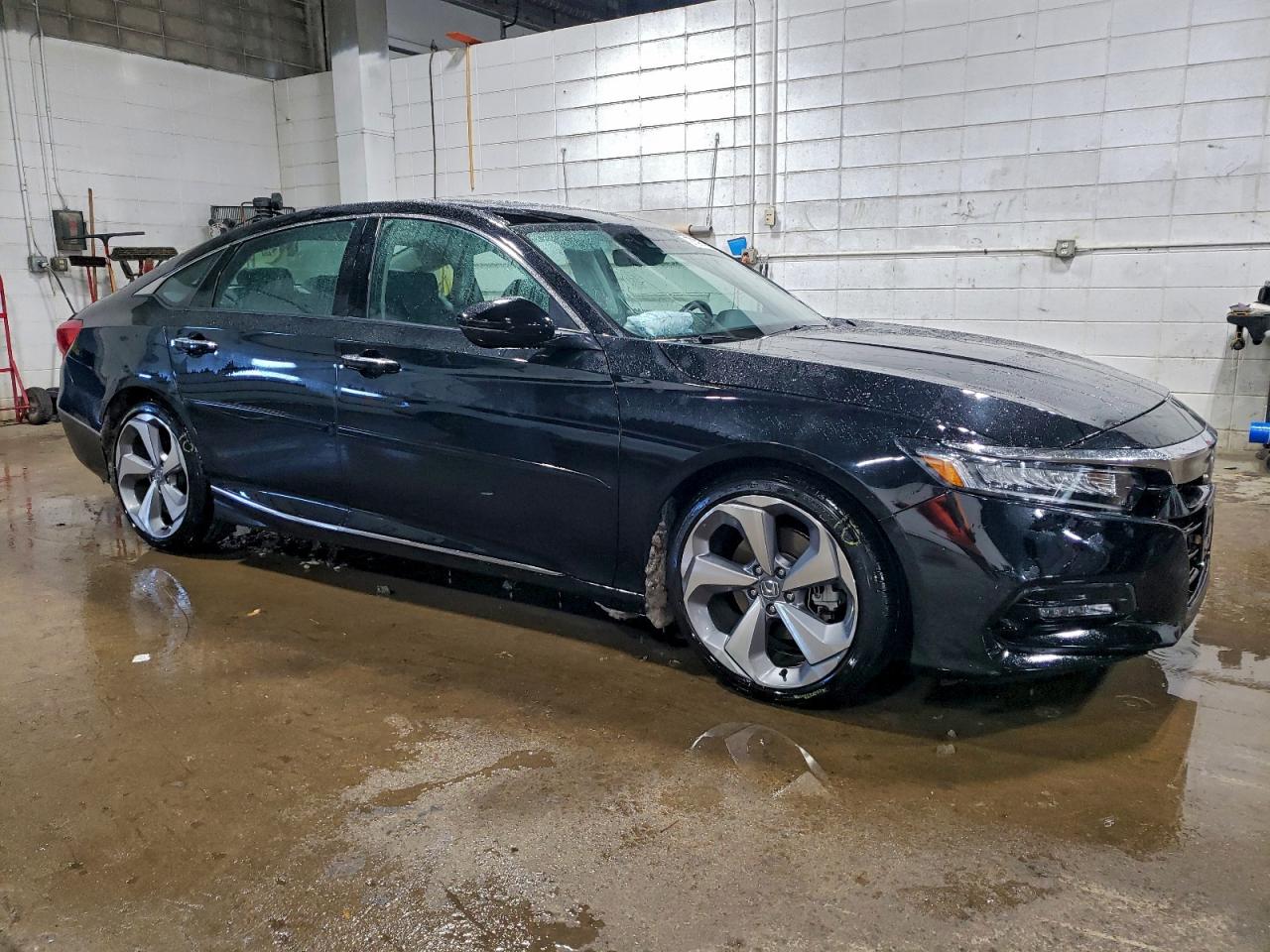 2018 HONDA ACCORD TOURING photo 4