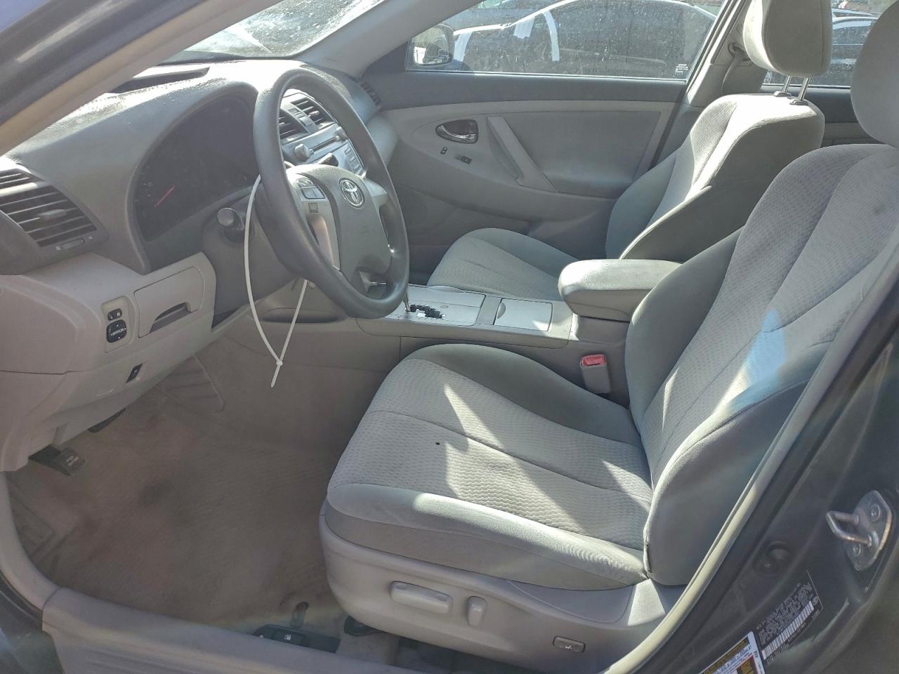 2010 TOYOTA CAMRY BASE photo 7