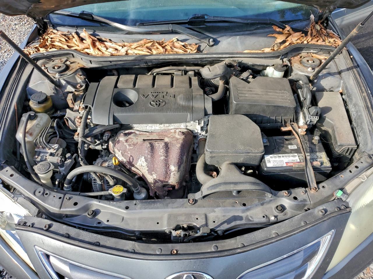 2010 TOYOTA CAMRY BASE photo 11