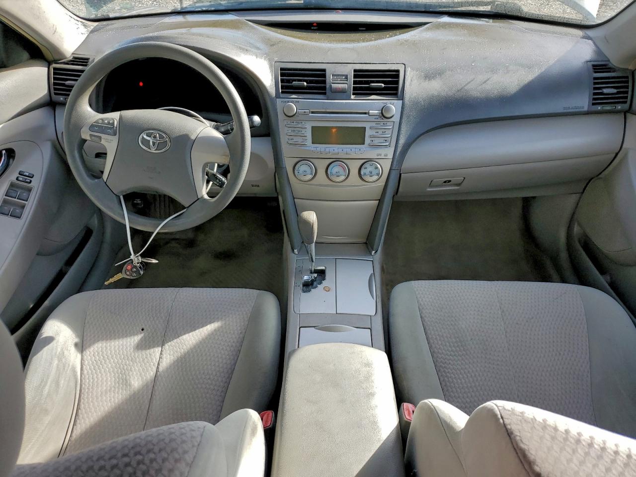2010 TOYOTA CAMRY BASE photo 8