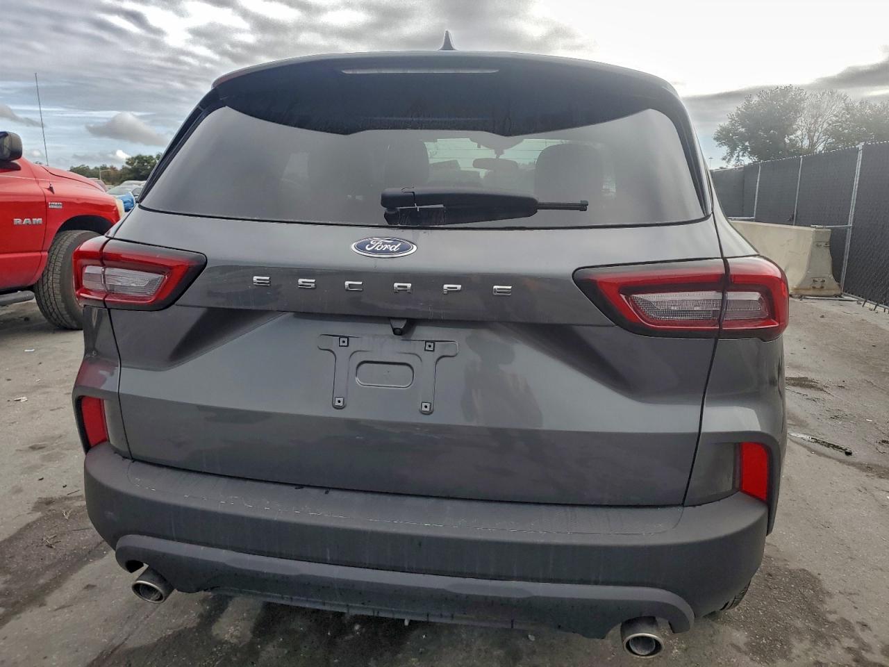 2025 FORD ESCAPE ST LINE photo 6