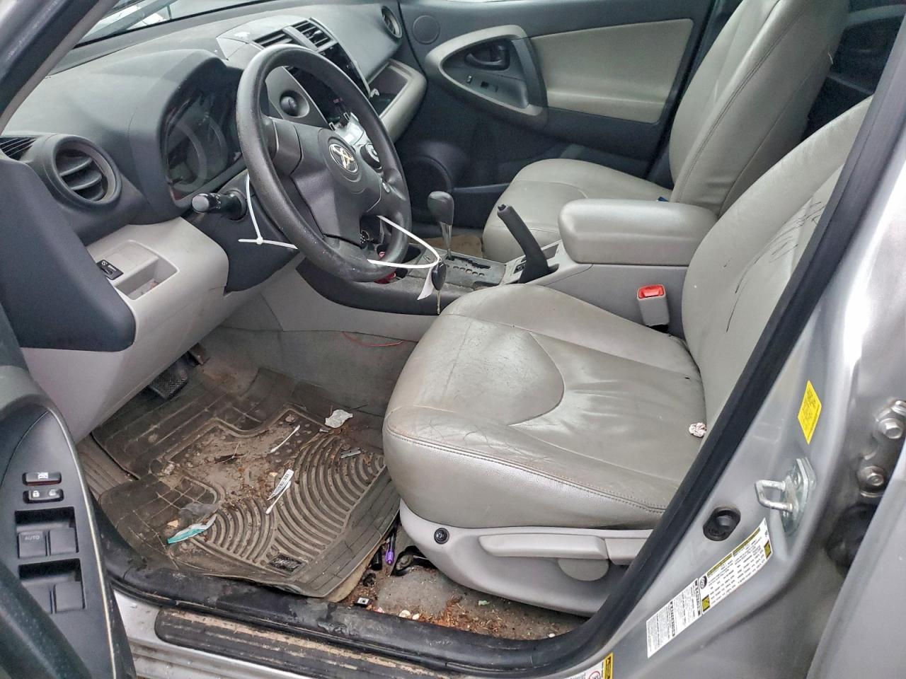 2010 TOYOTA RAV4 photo 13