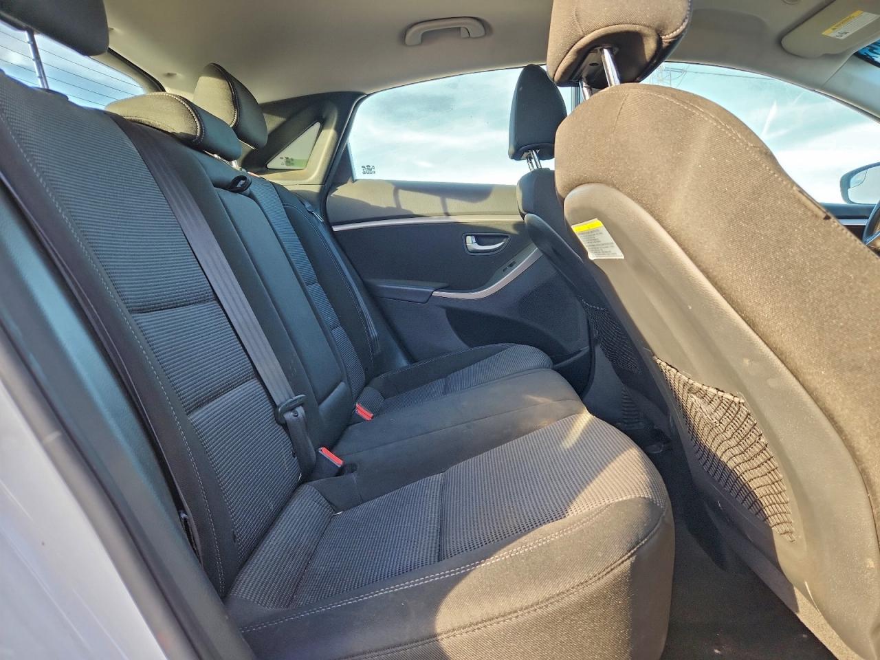 2017 HYUNDAI ELANTRA GT photo 10