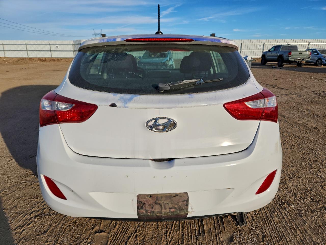 2017 HYUNDAI ELANTRA GT photo 6