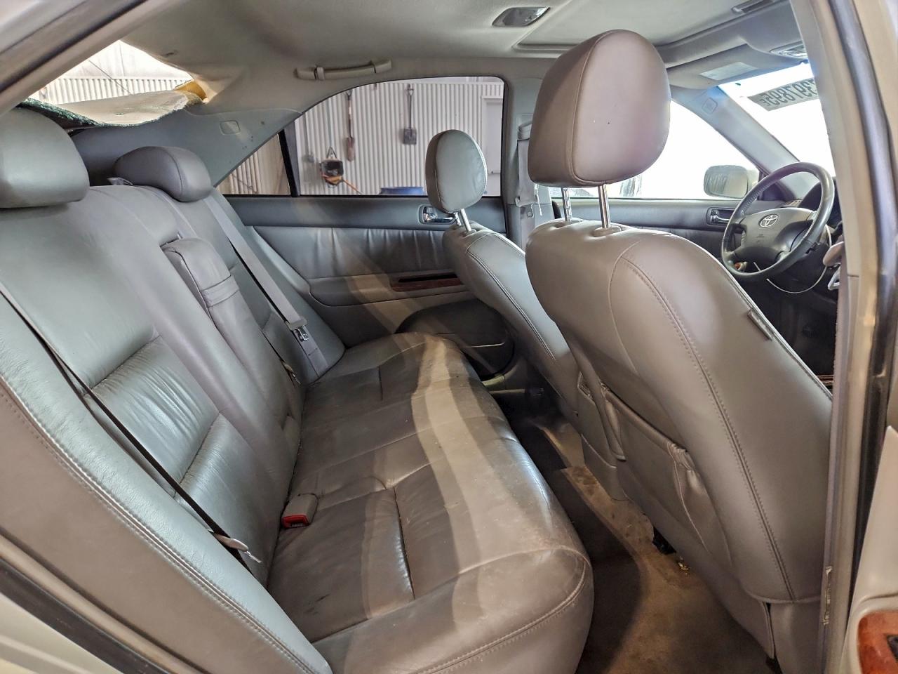 2004 TOYOTA CAMRY LE photo 28