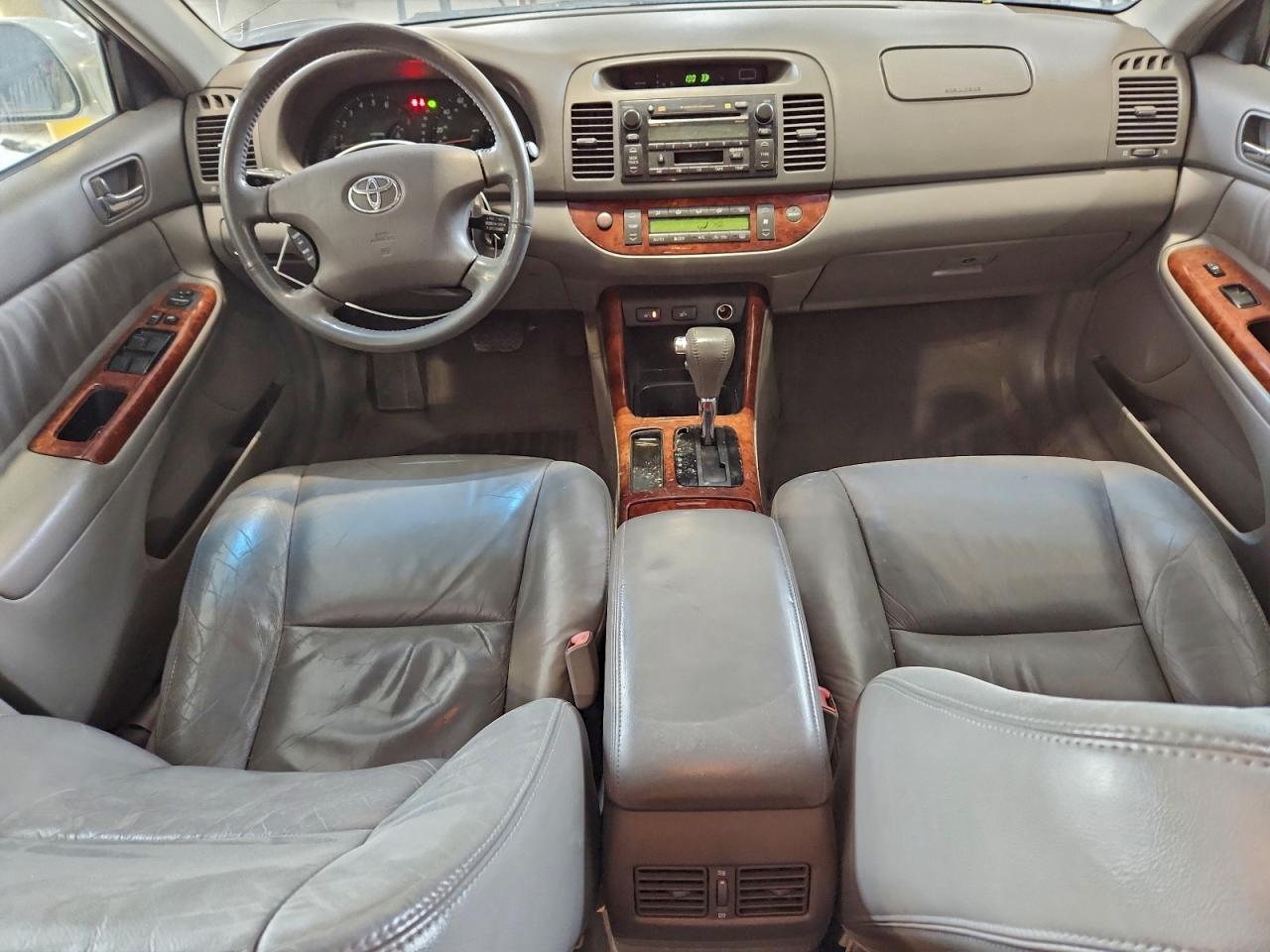 2004 TOYOTA CAMRY LE photo 22