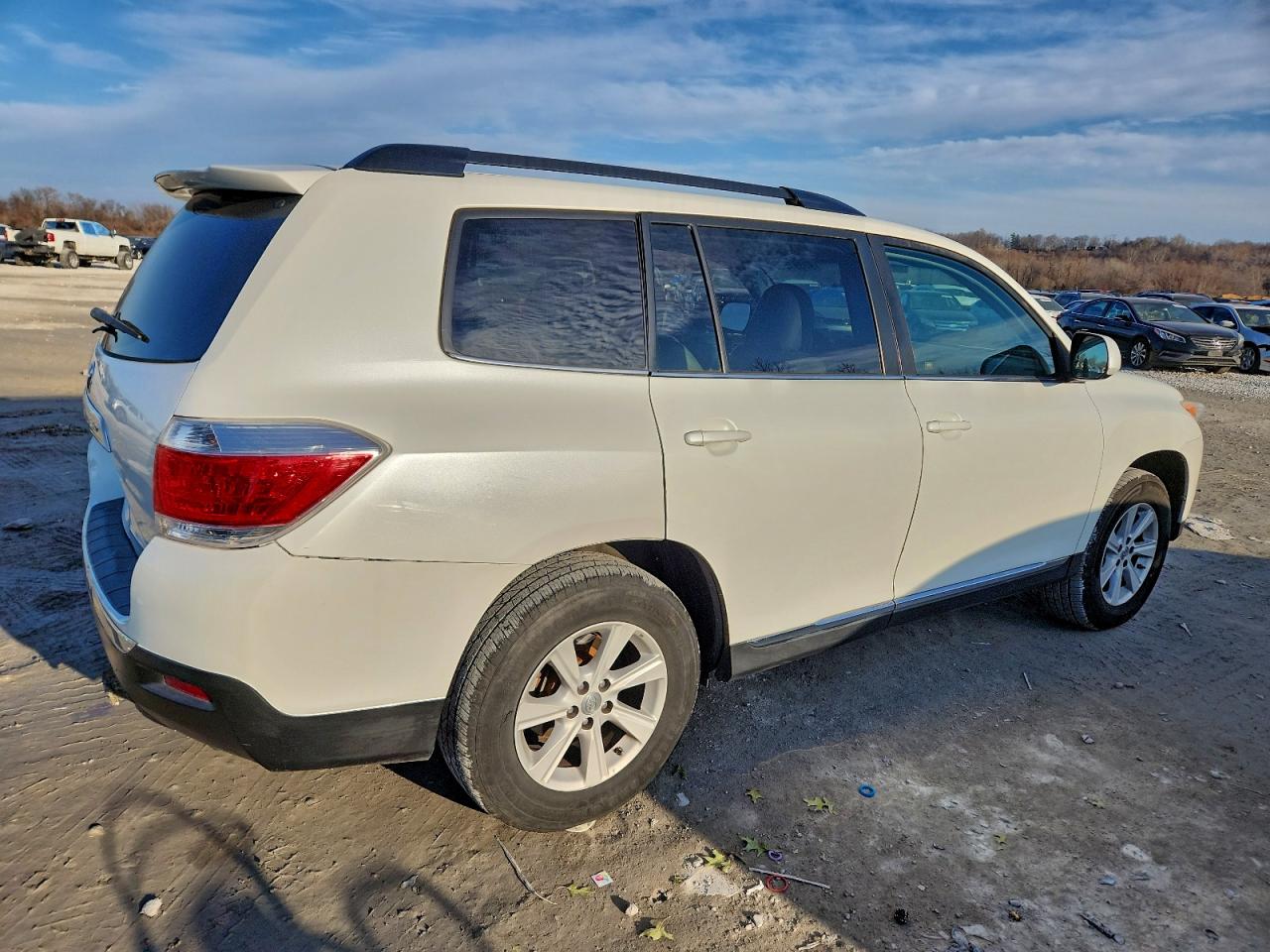 2013 TOYOTA HIGHLANDER BASE photo 3