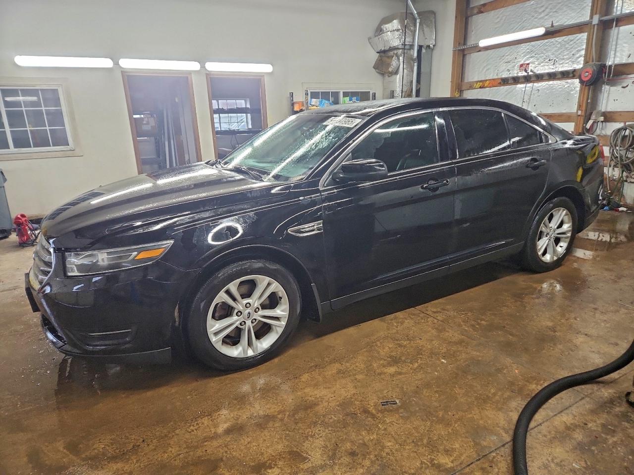 2016 FORD TAURUS