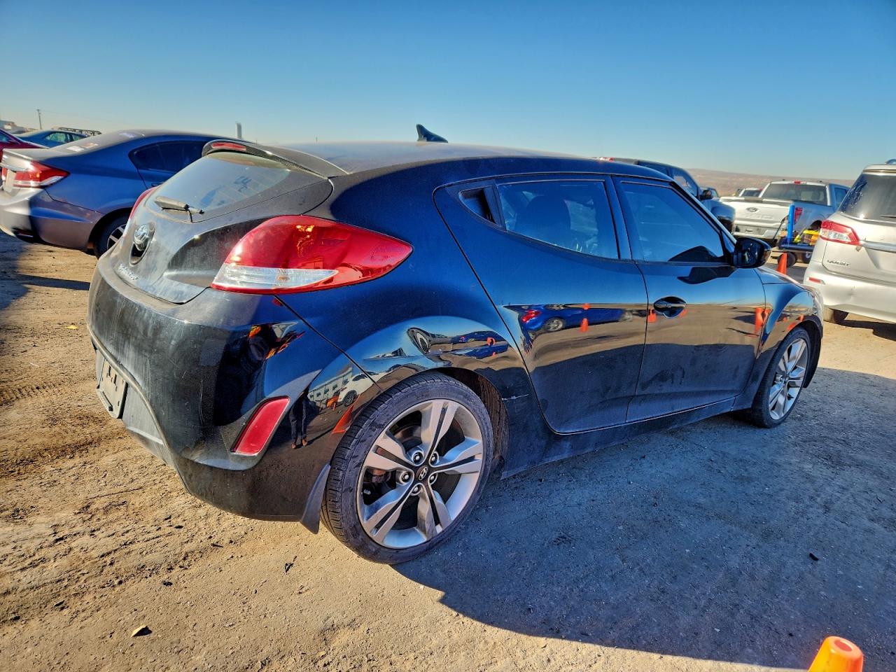 2017 HYUNDAI VELOSTER photo 3