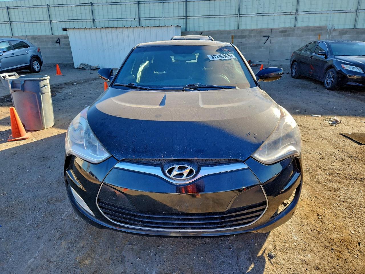 2017 HYUNDAI VELOSTER photo 5