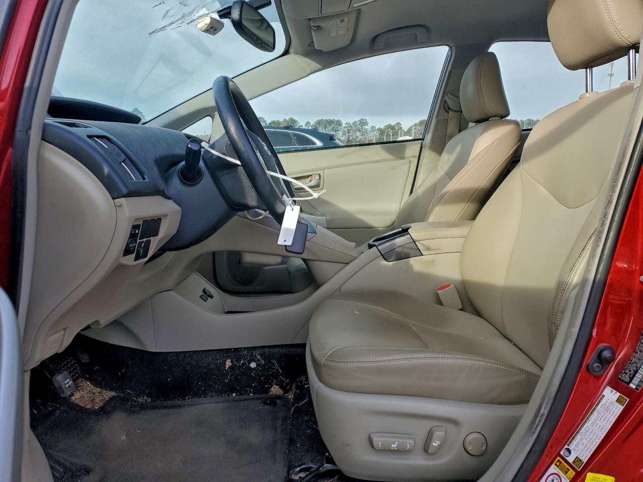 2015 TOYOTA PRIUS photo 13