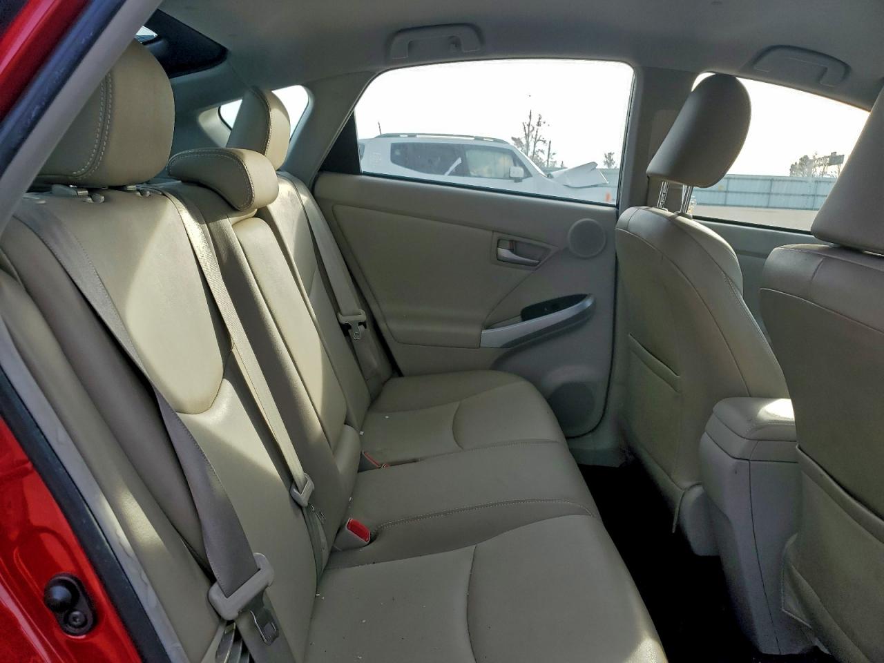 2015 TOYOTA PRIUS photo 19