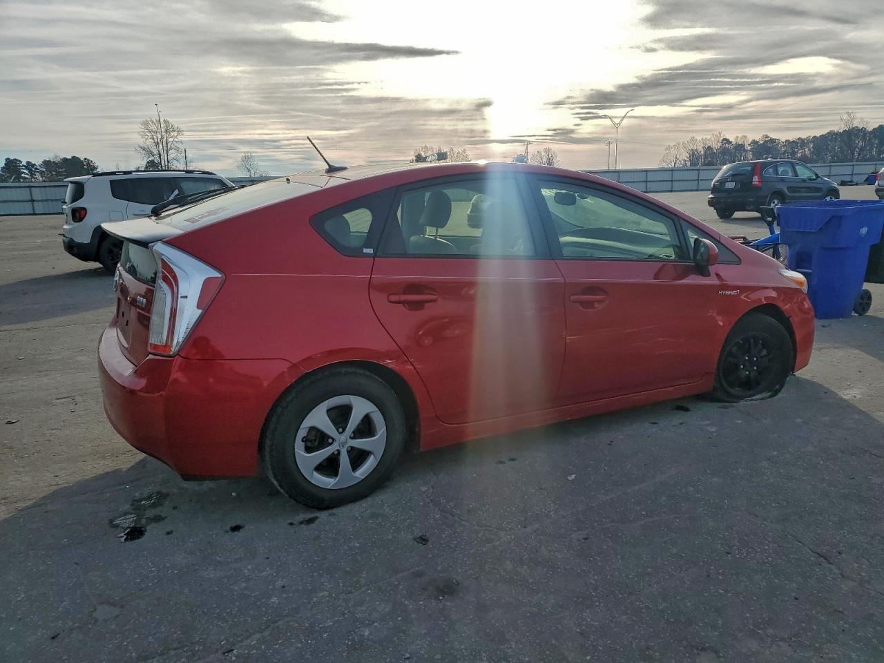 2015 TOYOTA PRIUS photo 5