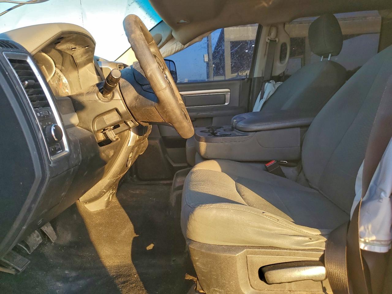 2019 RAM 1500 CLASSIC SLT photo 7