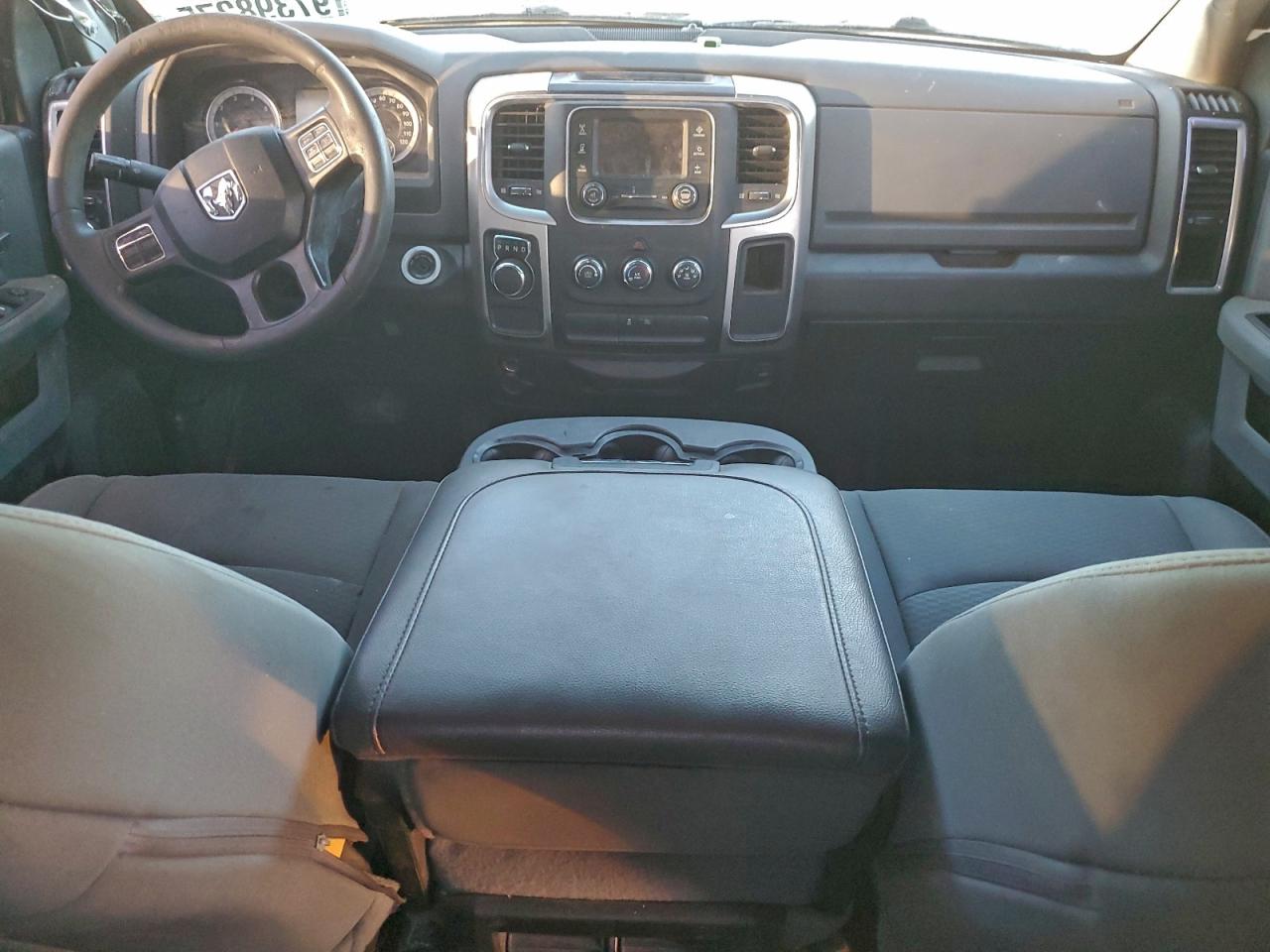 2019 RAM 1500 CLASSIC SLT photo 8