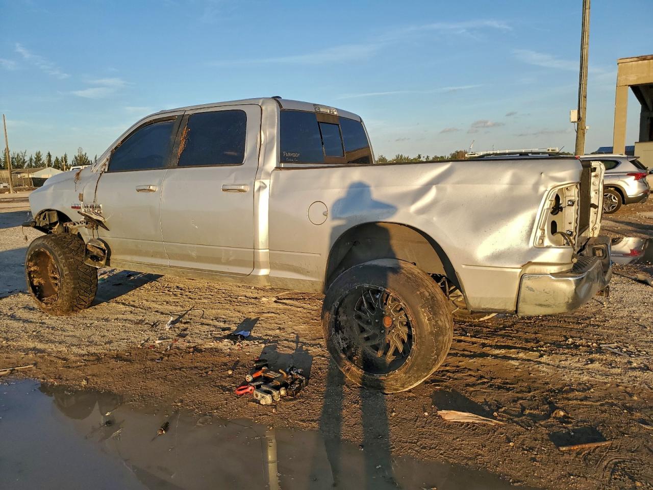 2019 RAM 1500 CLASSIC SLT photo 2