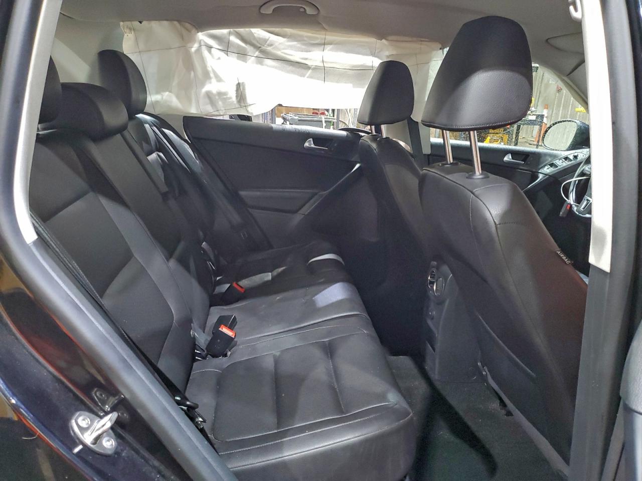 2016 VOLKSWAGEN TIGUAN S photo 31