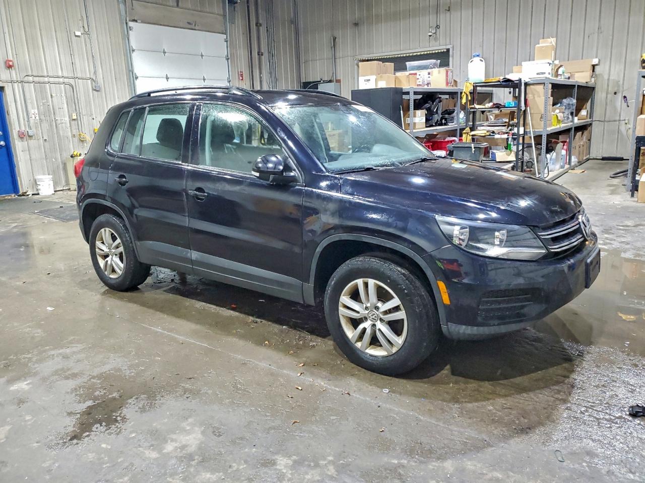 2016 VOLKSWAGEN TIGUAN S photo 10