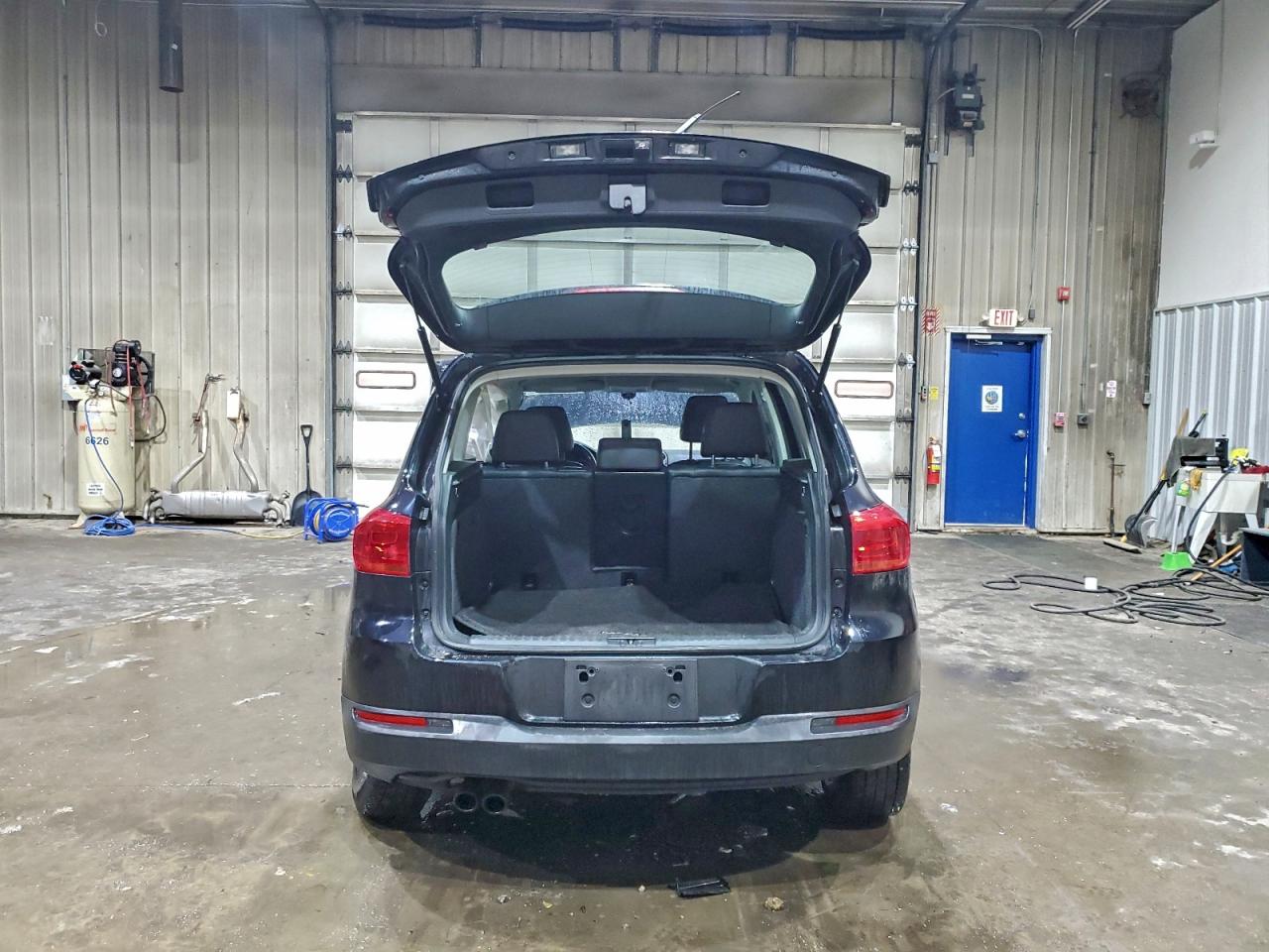 2016 VOLKSWAGEN TIGUAN S photo 16