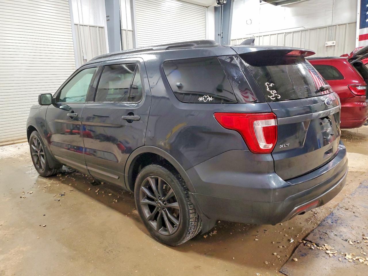 2017 FORD EXPLORER XLT photo 2