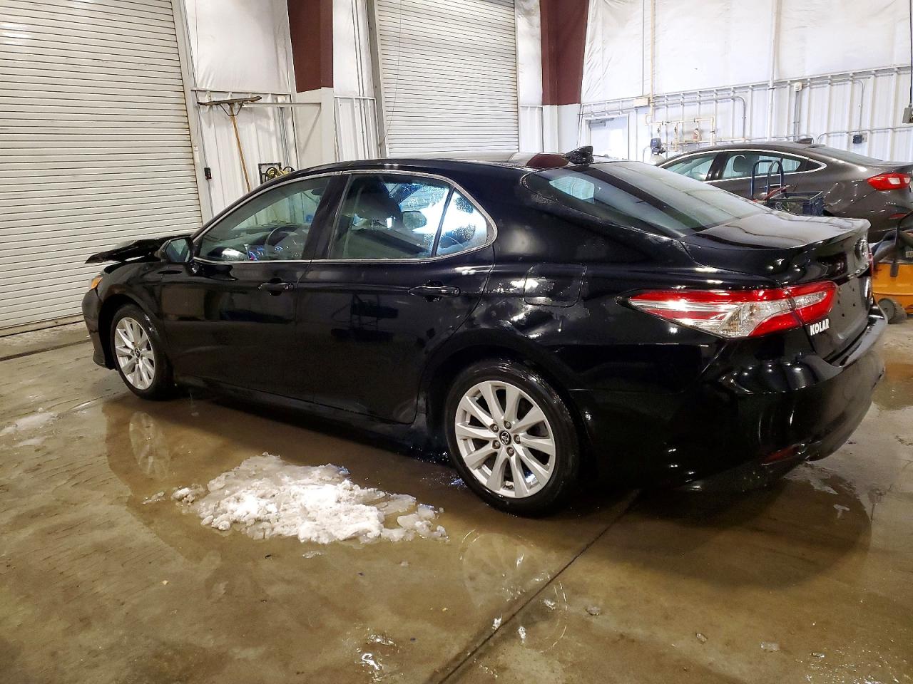 2019 TOYOTA CAMRY L photo 2