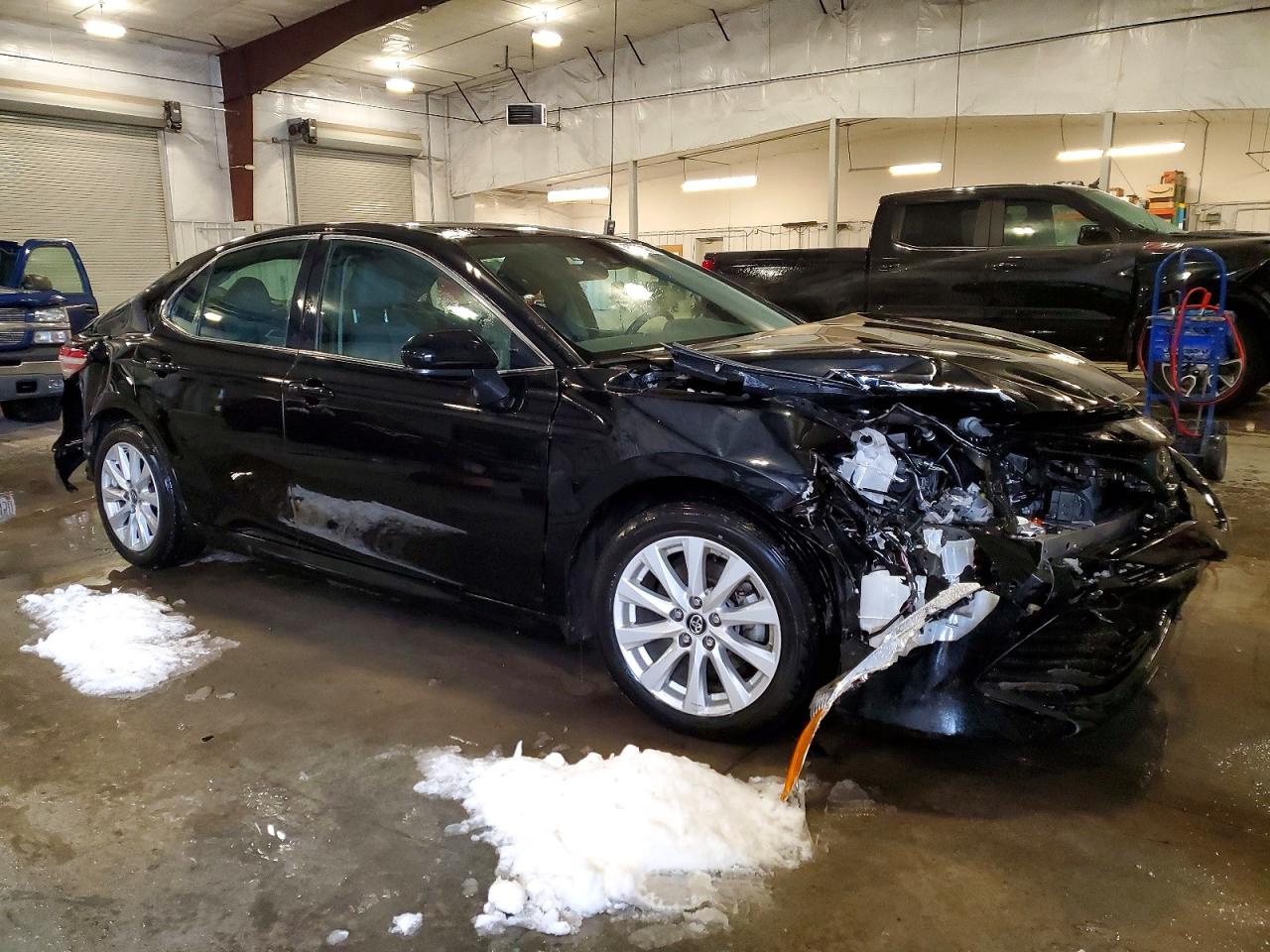 2019 TOYOTA CAMRY L photo 4