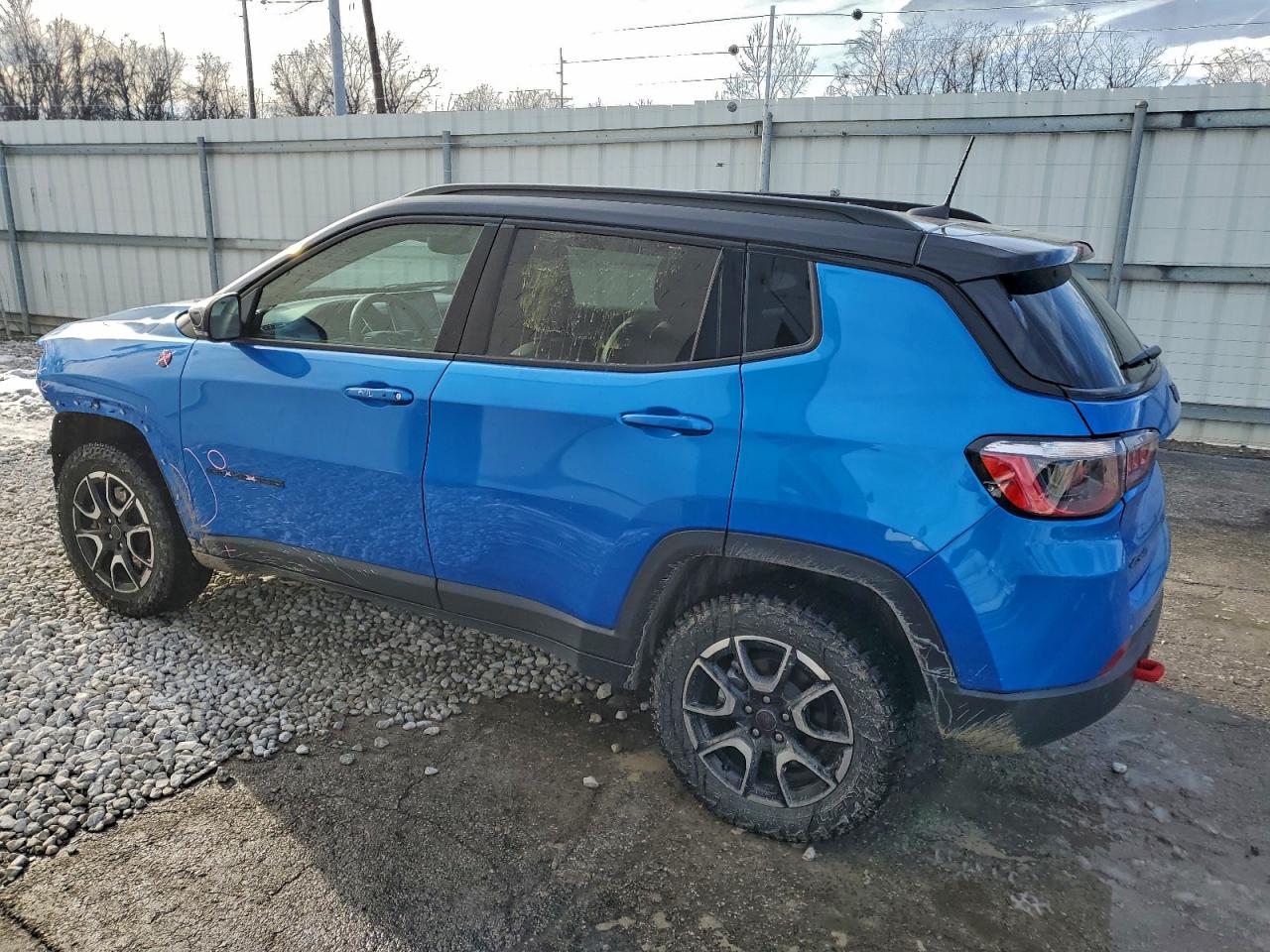 2025 JEEP COMPASS TRAILHAWK photo 4