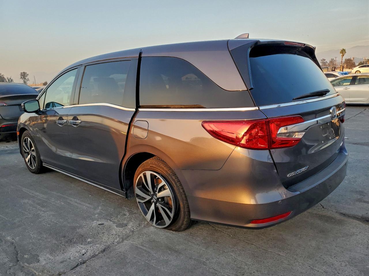 2019 HONDA ODYSSEY ELITE photo 2