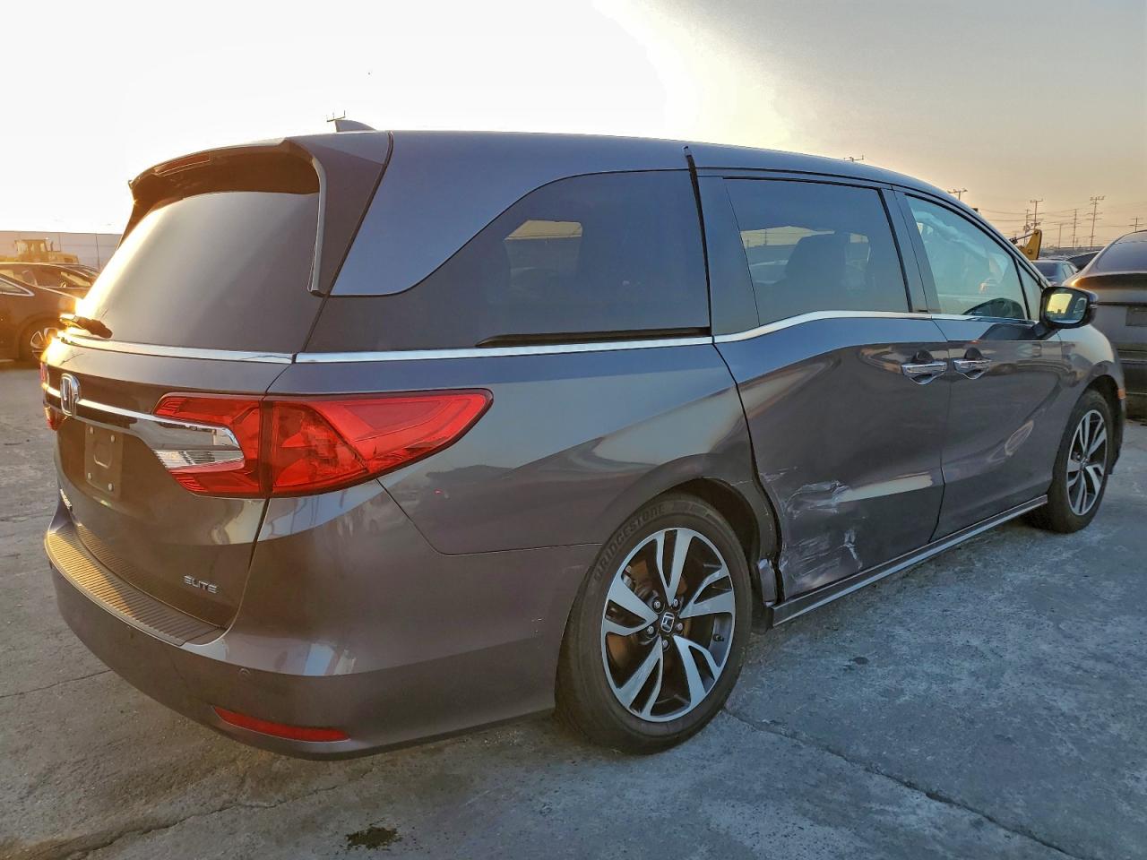2019 HONDA ODYSSEY ELITE photo 3