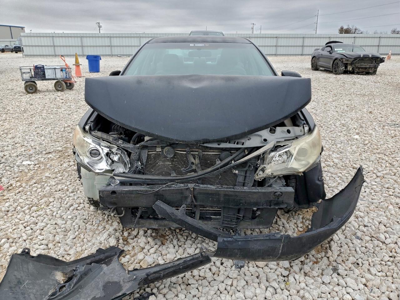 2012 TOYOTA CAMRY BASE photo 5