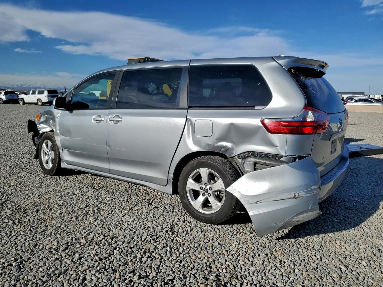 2020 TOYOTA SIENNA L photo 2