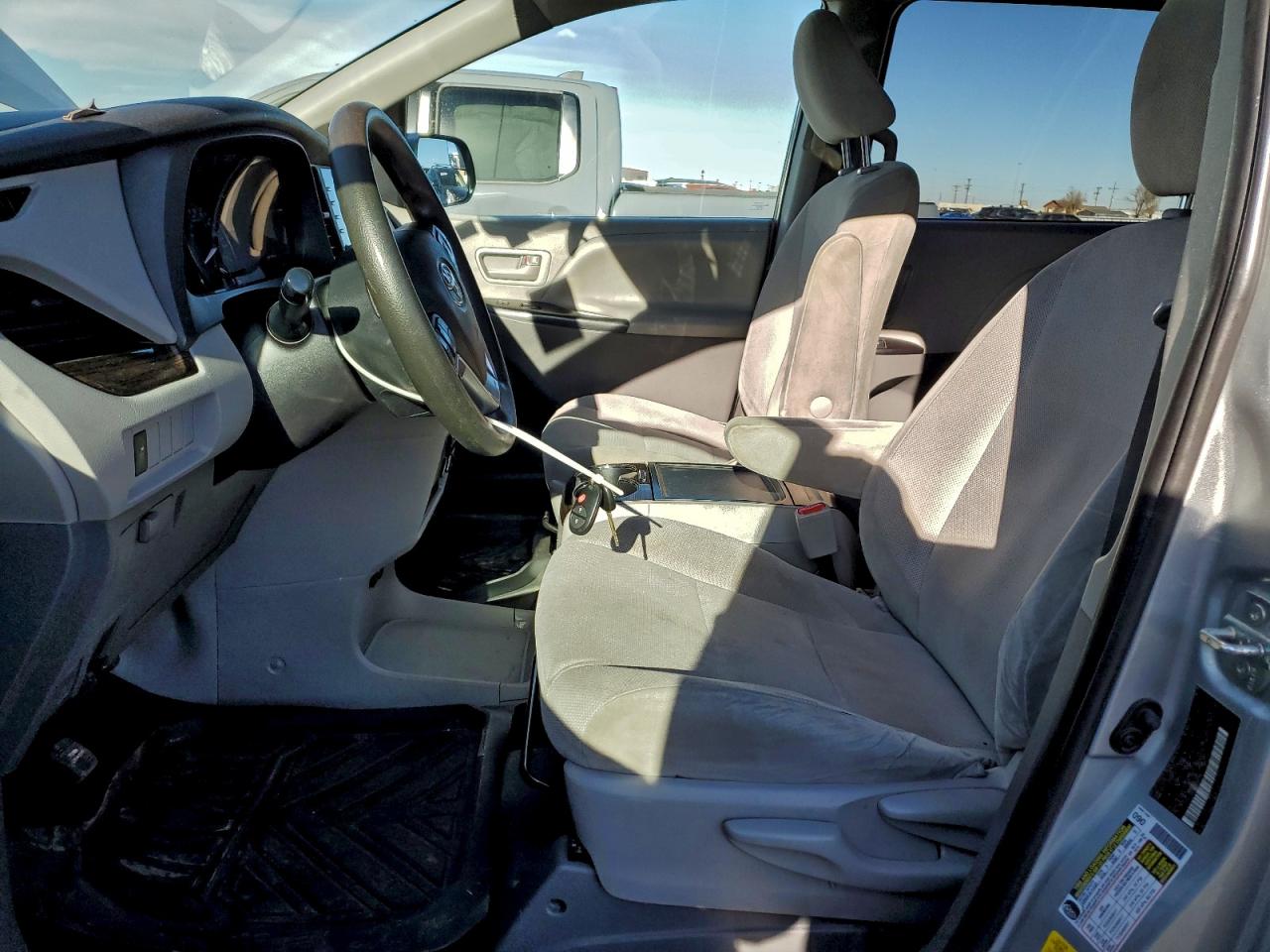 2020 TOYOTA SIENNA L photo 7
