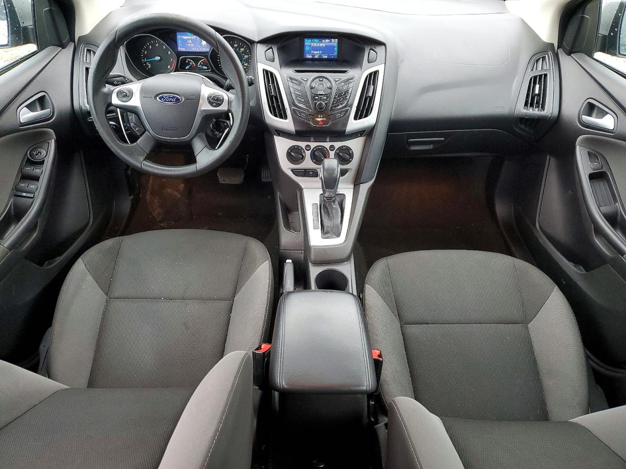 2014 FORD FOCUS SE photo 8