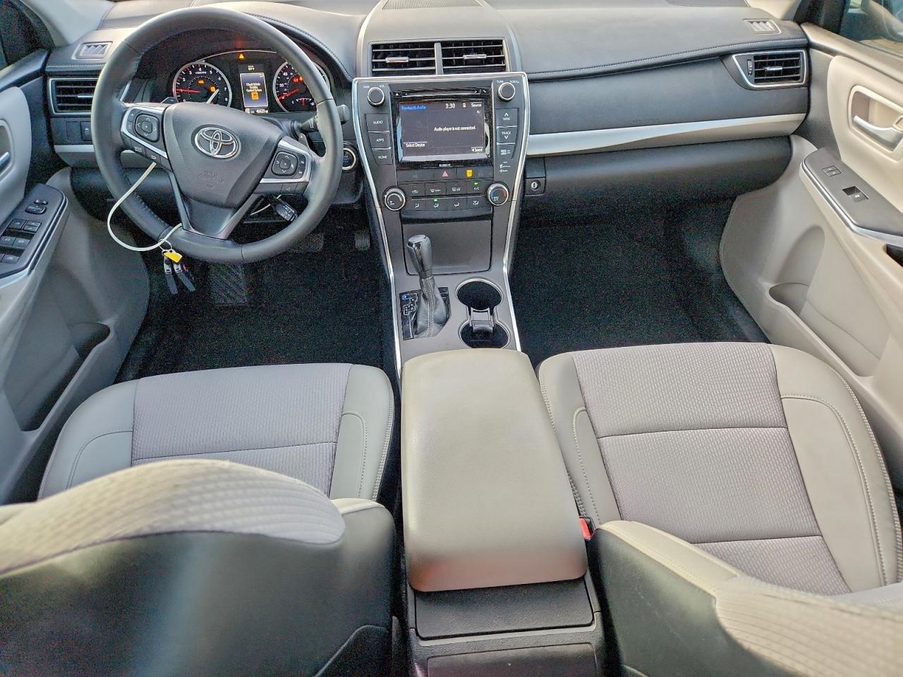 2016 TOYOTA CAMRY LE photo 8