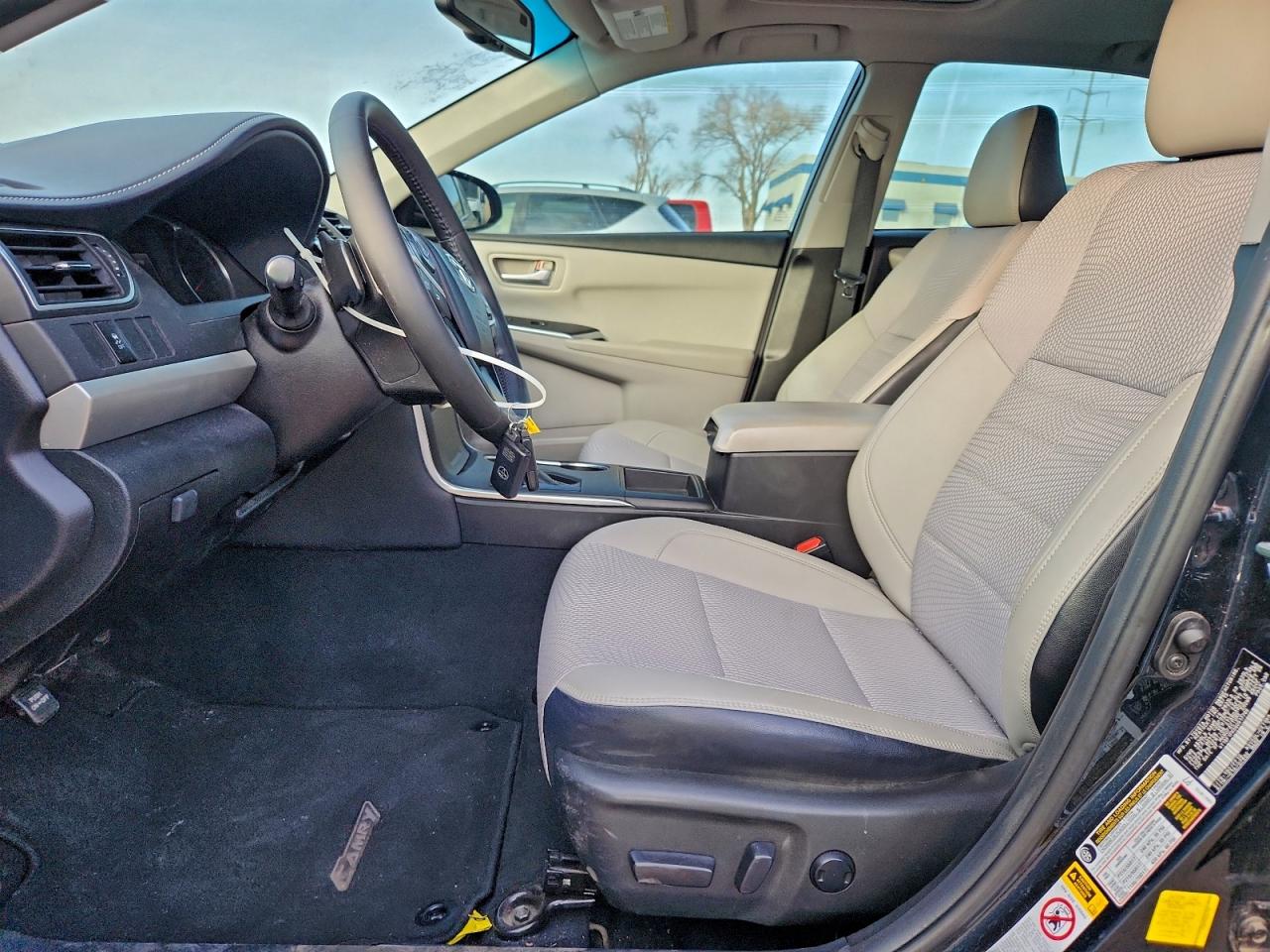 2016 TOYOTA CAMRY LE photo 7