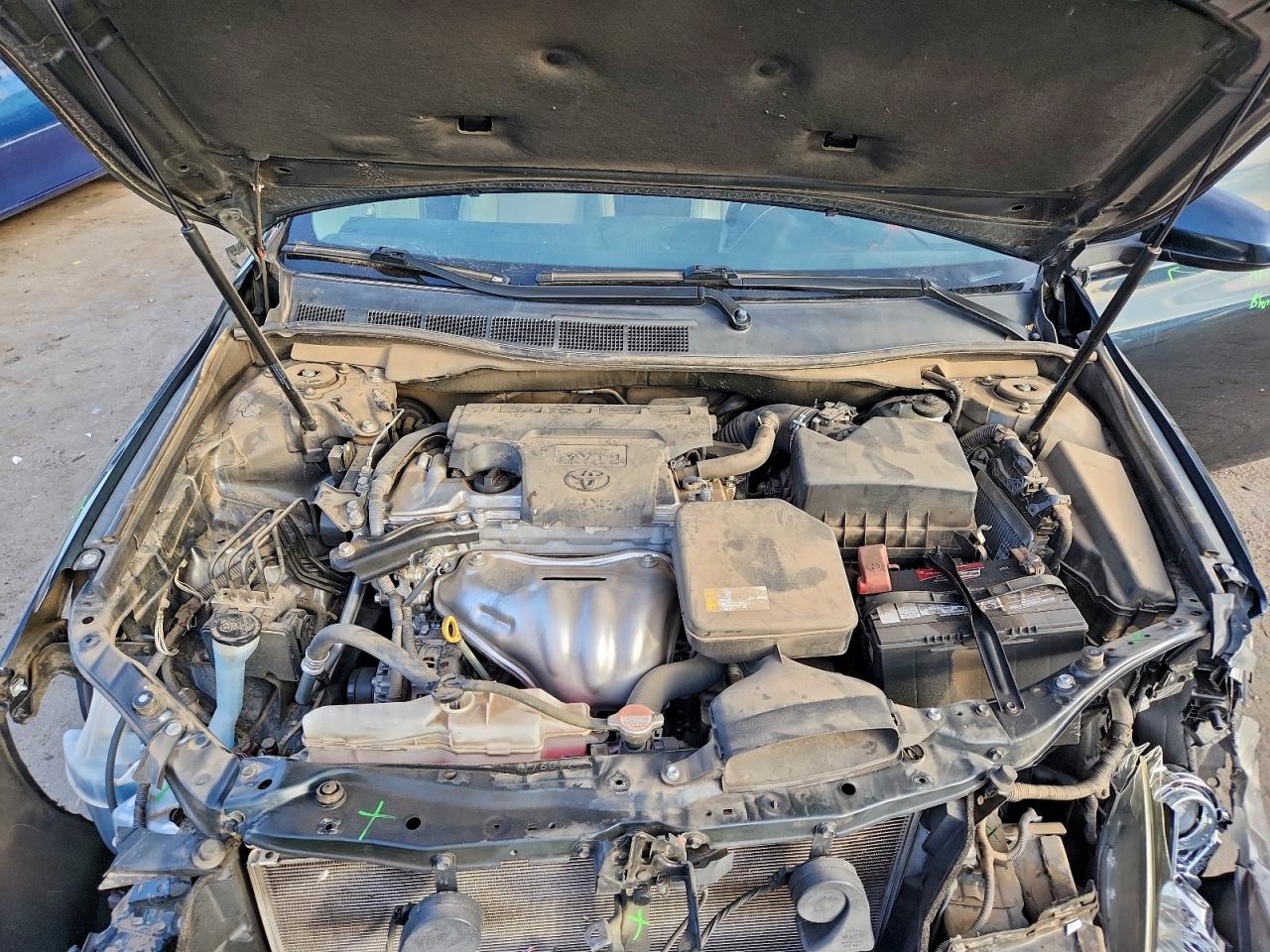 2016 TOYOTA CAMRY LE photo 11