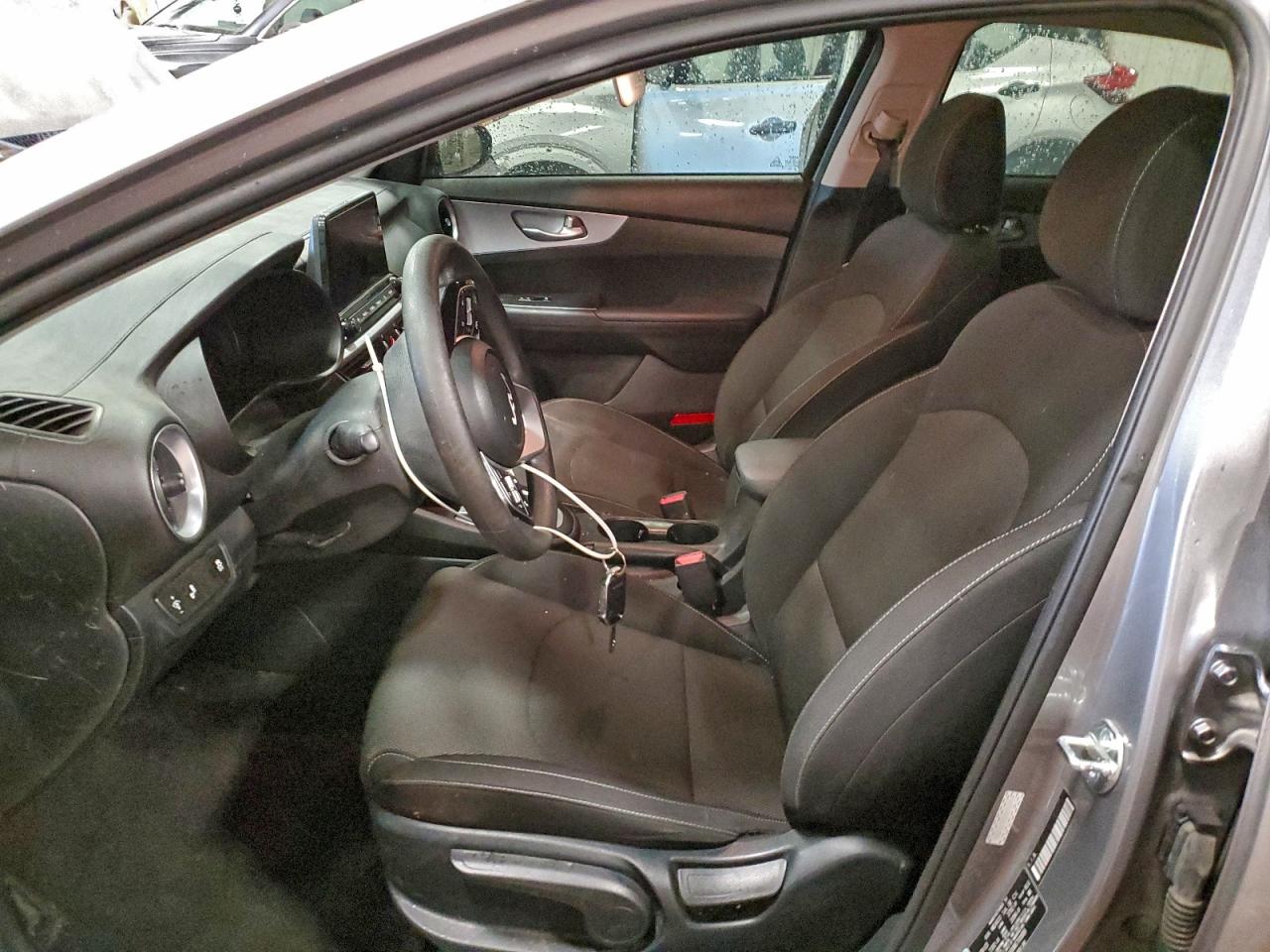2024 KIA FORTE LX photo 7