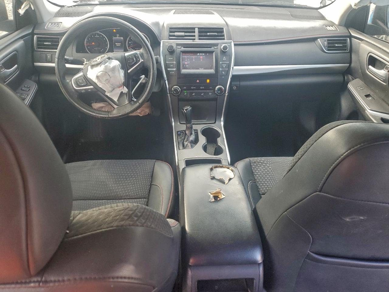 2015 TOYOTA CAMRY LE photo 8